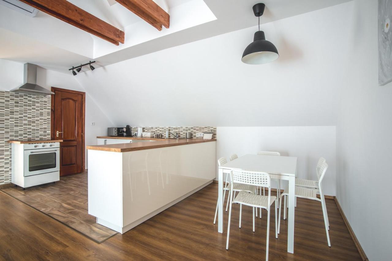 Pataky Apartmanok Veszprém Eksteriør bilde